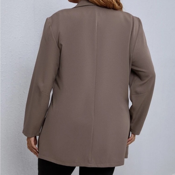 Like new Plus solid blazer - Picture 3 of 4